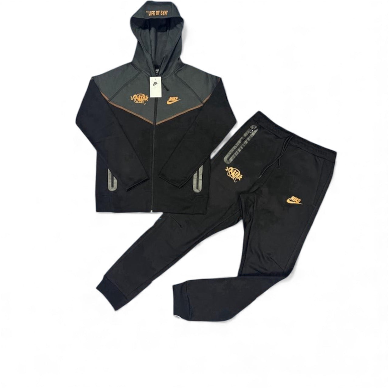 Conjunto Nike Tech x Synaworld